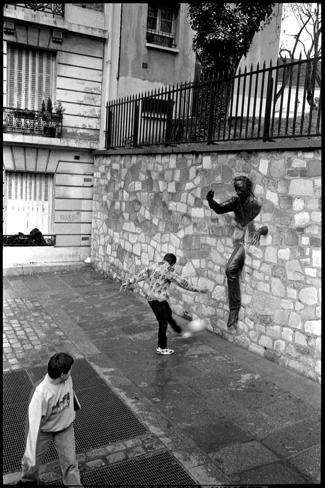 Le Passe-muraille - Montmartre, 1994